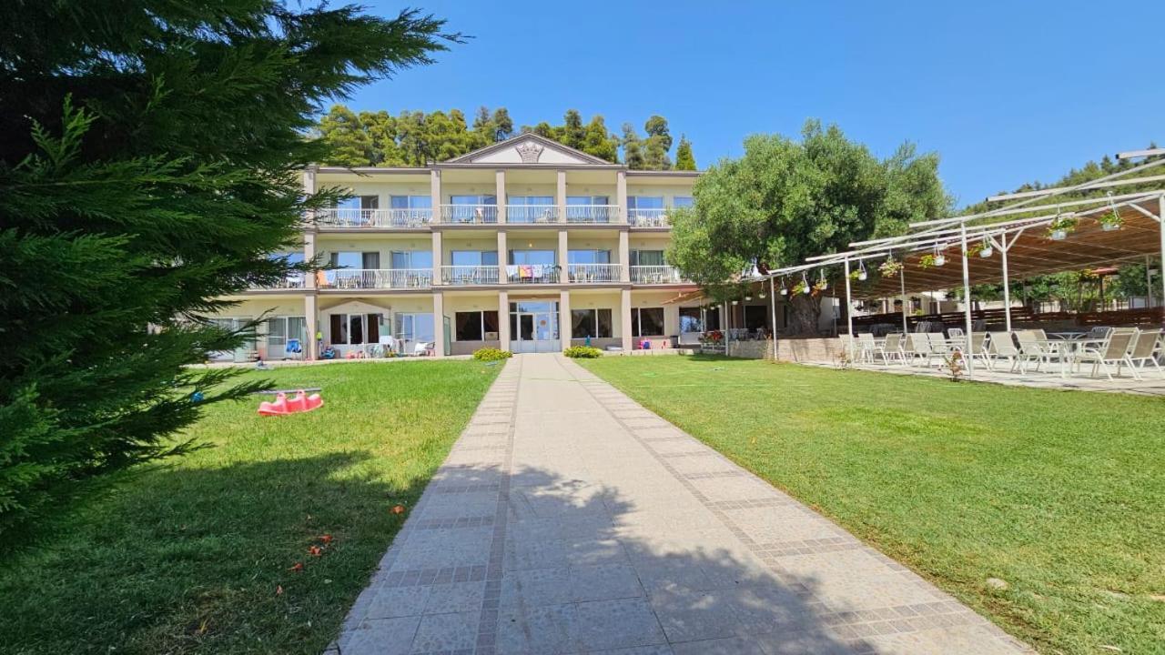 Crown Hotel Nea Skioni Exterior photo